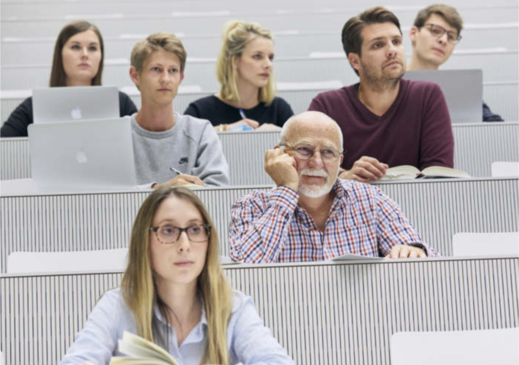 Sur le marché du travail, les personnes âgées et les jeunes souffrent de discrimination.